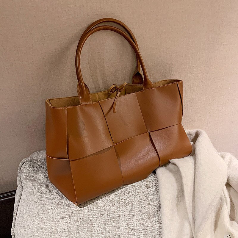 Zaira Medium Handle Bag